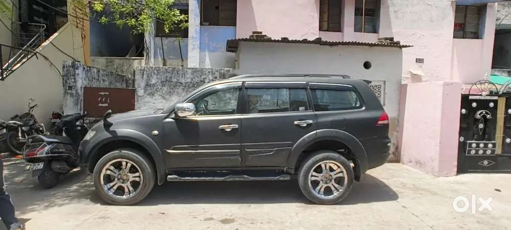 Mitsubishi Pajero Sport 2015 Diesel Well Maintained