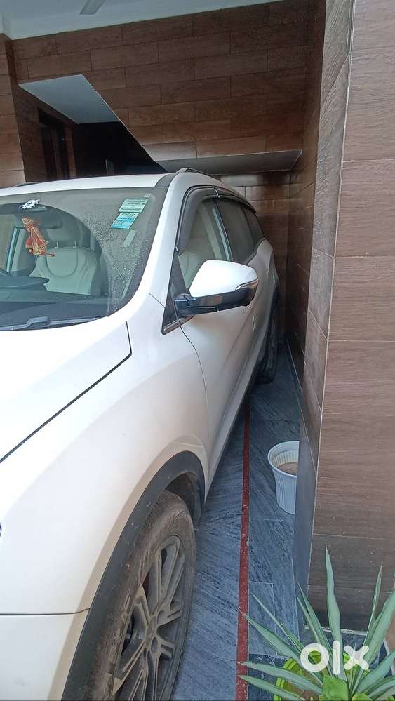 Mahindra Xuv700 2024 Ax7 Luxury Automatic