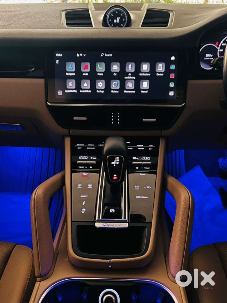 Porsche Cayenne Platinum Edition, 2022, Petrol