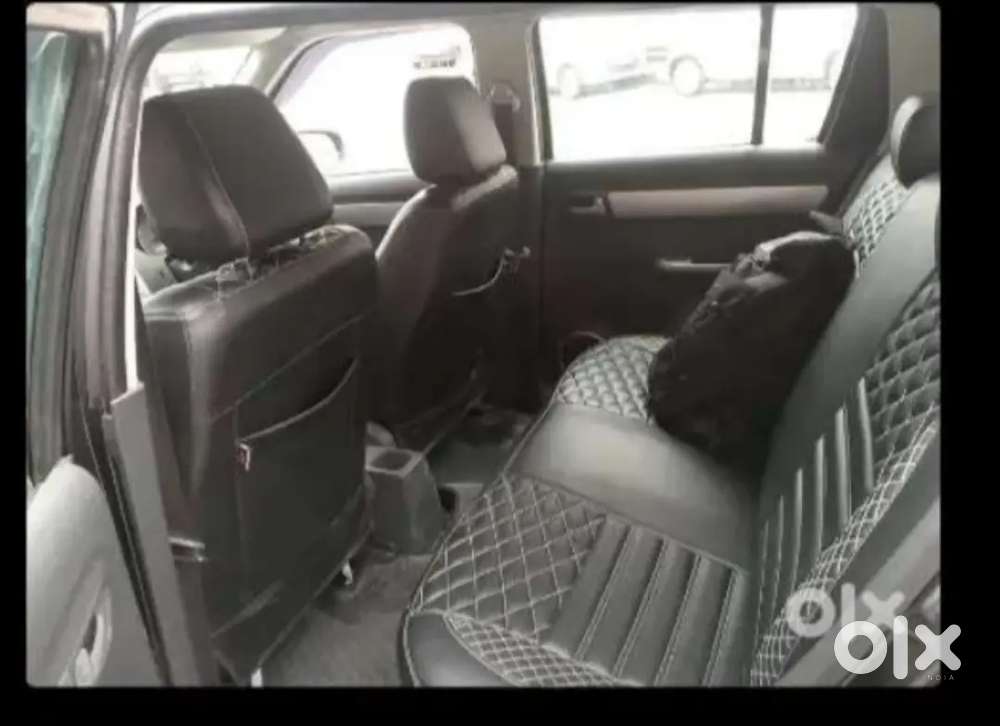 Black Maruti Suzuki Swift