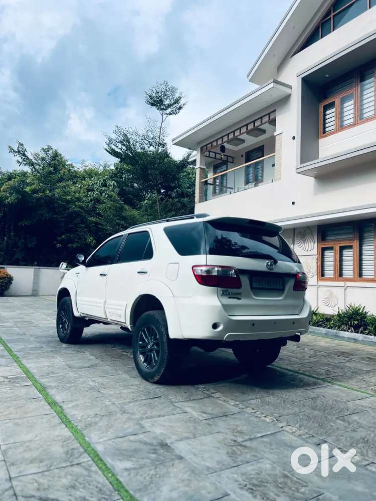 Toyota Fortuner 4&times;4 2010 Diesel Manual