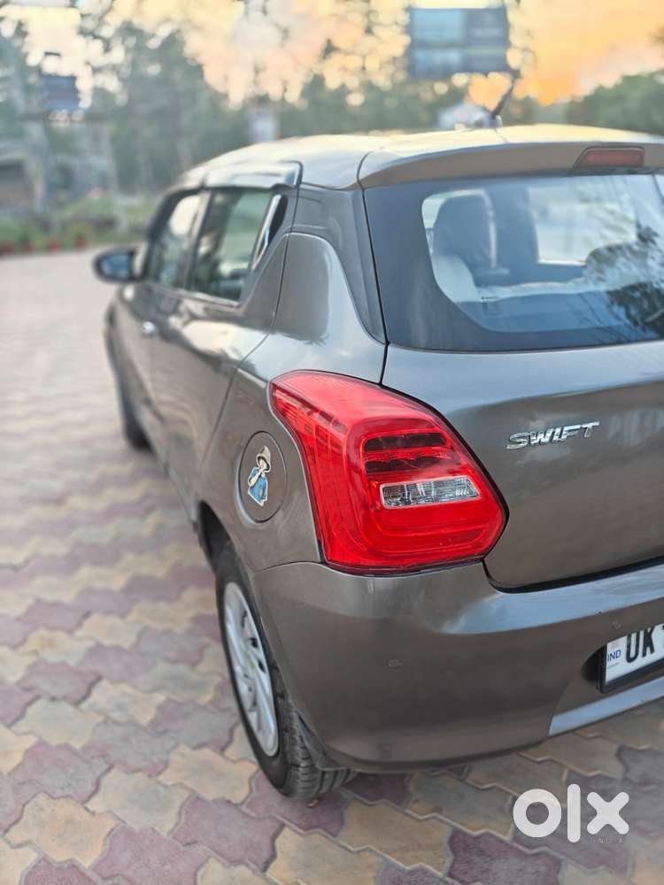 Maruti Suzuki Swift Vxi + Manual, 2022, Petrol