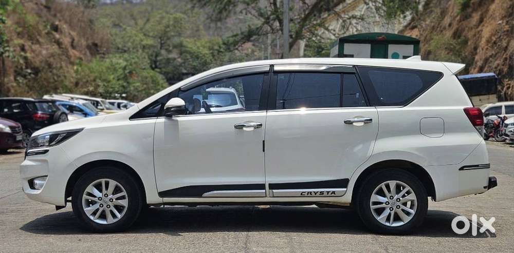 Toyota Innova Crysta 2.4 G Mt 8s, 2023, Diesel