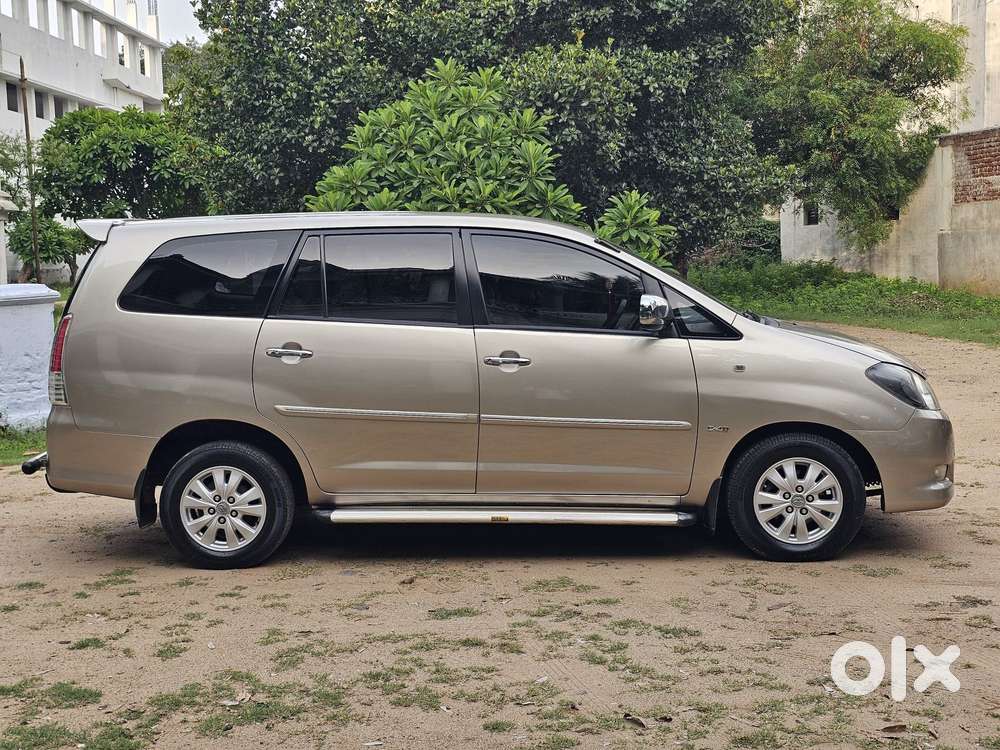 Toyota Innova 2.5 V 7 Str, 2010, Diesel