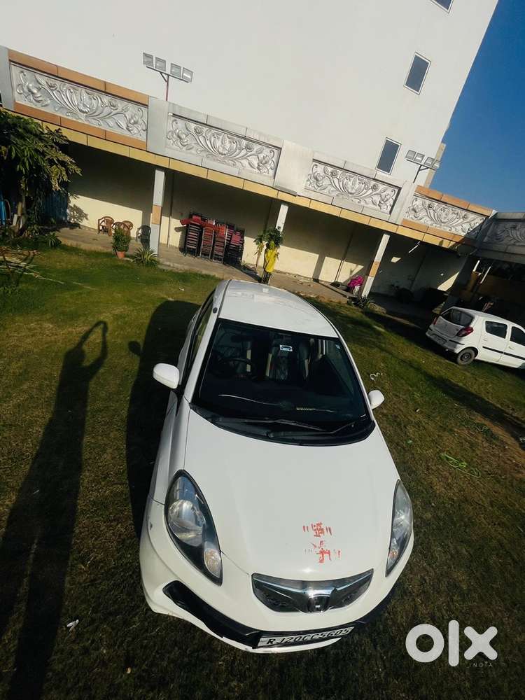 Honda Brio 2012 Petrol Well Maintained