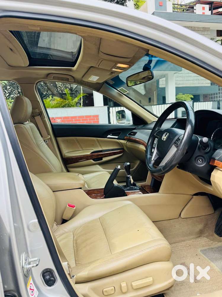 Honda Accord 2.4 Elegance Manual, 2012, Petrol