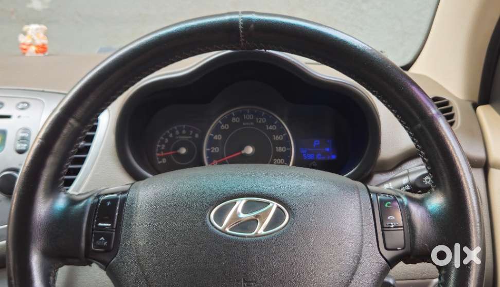 Hyundai I10 Asta Sunroof At, 2011, Petrol