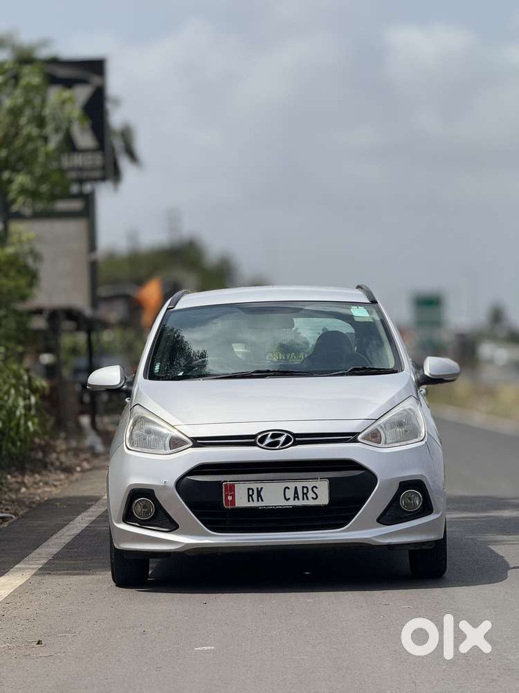 Hyundai Grand I10 Sportz, 2016, Petrol