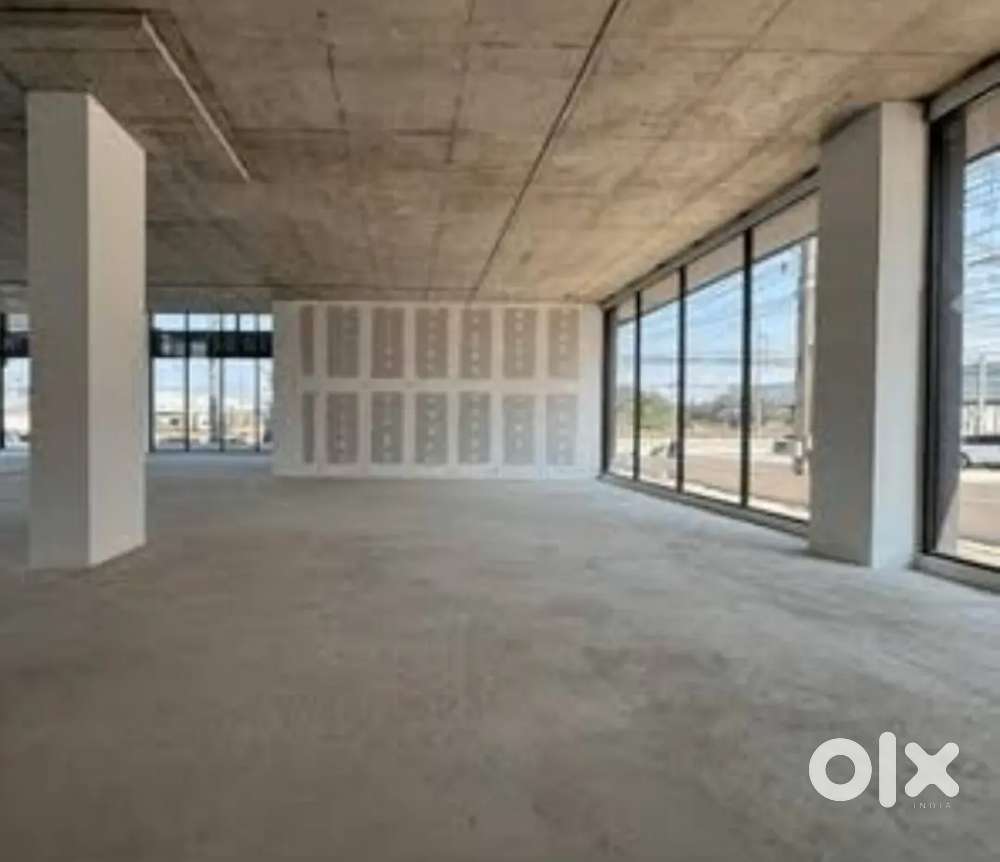 1250 sqrd commercial hall available for rent at court road