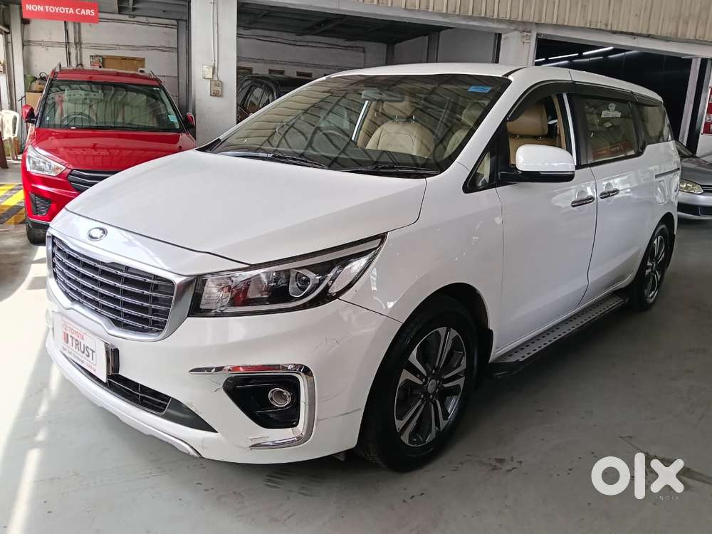 Kia Carnival Premium, 2020, Petrol