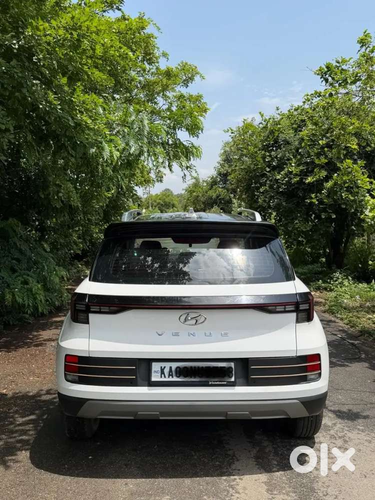 Hyundai Venue Petrol Manual 2024