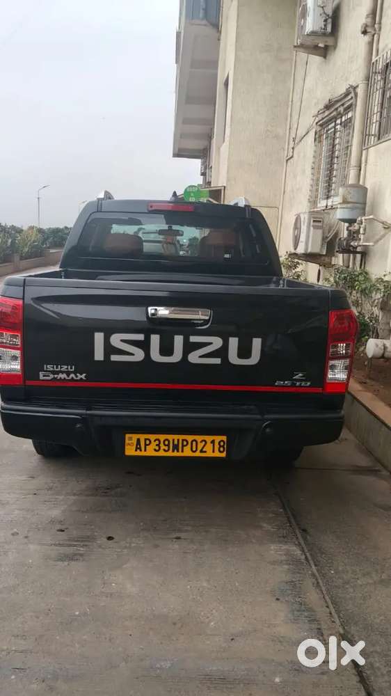 Isuzu D-max V-cross 2016