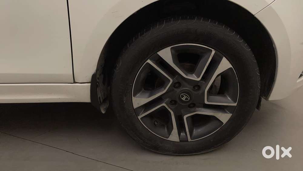 Tata Tigor Xza, 2018, Petrol