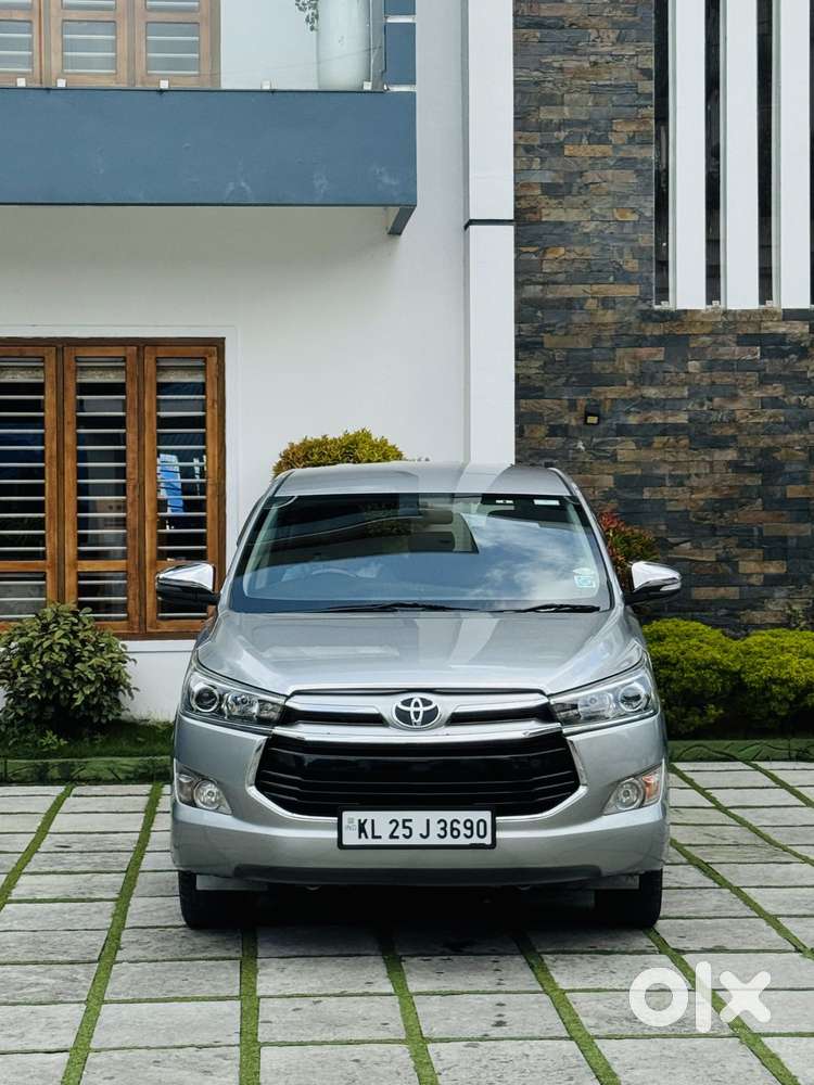 Toyota Innova Crysta 2.8 Gx At 8s, 2016, Diesel