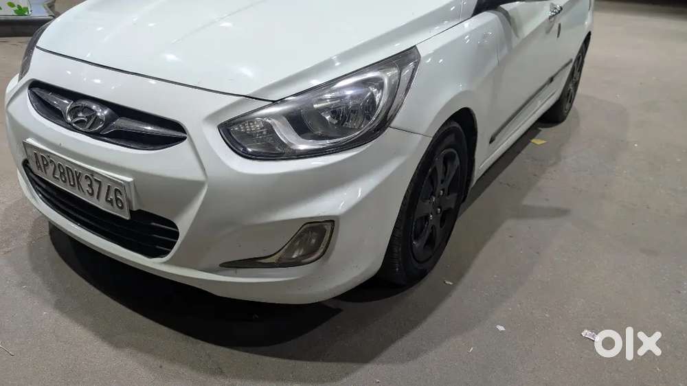 Hyundai Verna Fludic 1.6 Vtvt Bsiv 2011 Petrol