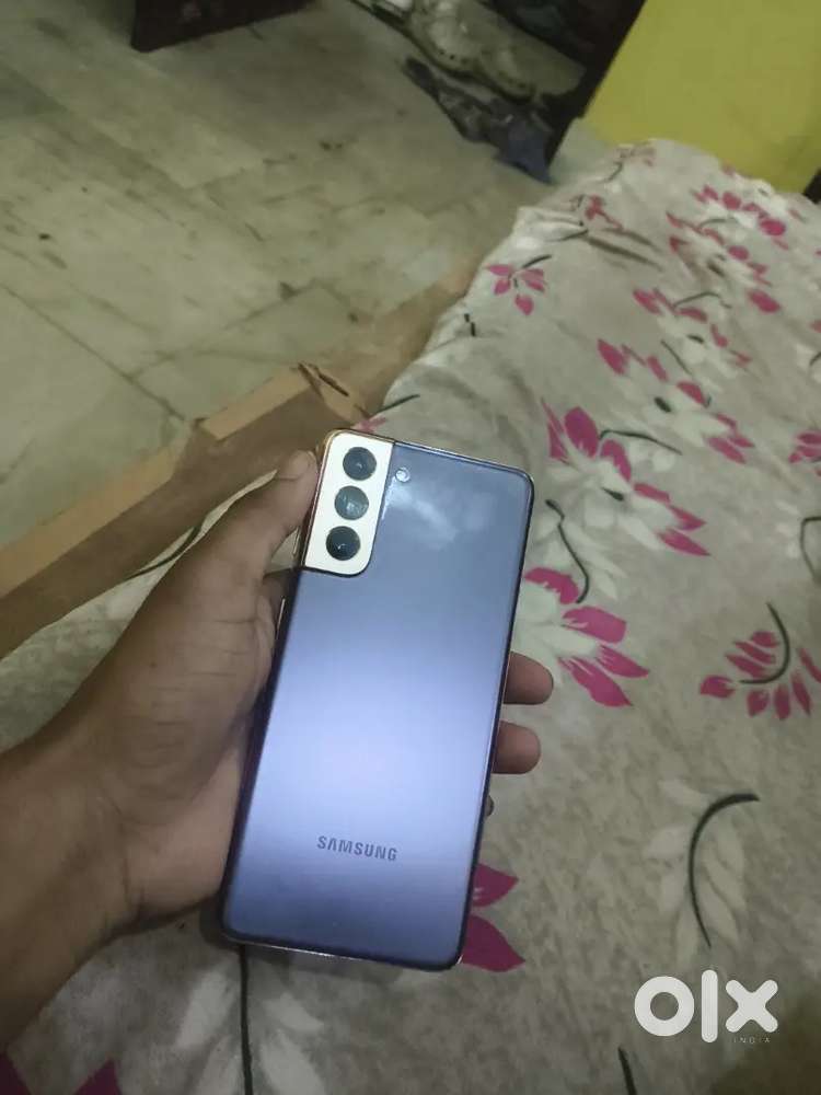 Samsung s21 godd condition only one line in display