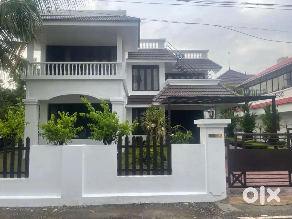 4BHK+ in Kakkanad