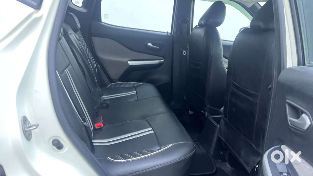 Nissan Magnite Xv Turbo, 2022, Petrol