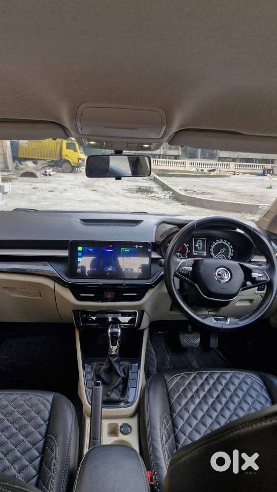 Skoda Slavia 1.0 Ambition Tsi At, 2022, Petrol