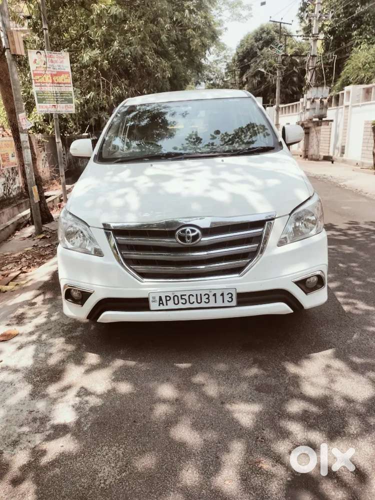 Toyota Innova 2014 V