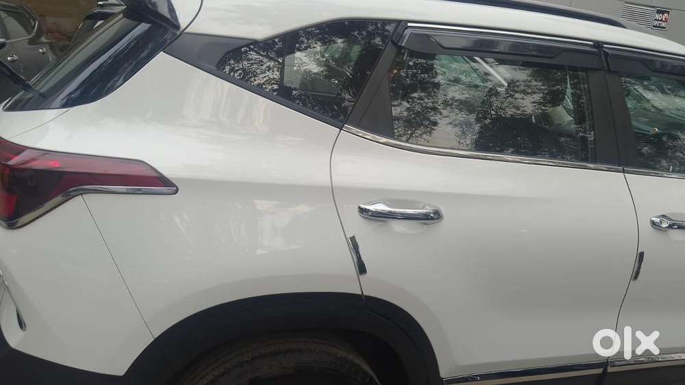 Kia Petrol Car 2023