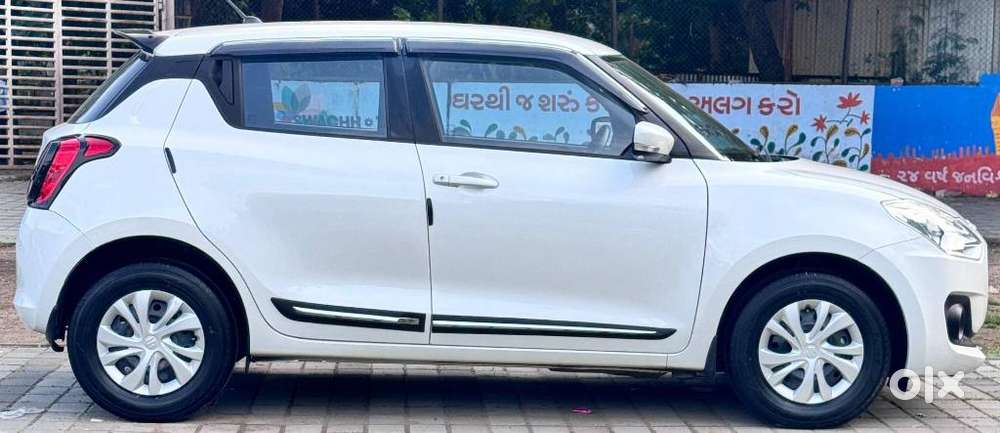 Maruti Suzuki Swift Vxi + Manual, 2022, Petrol