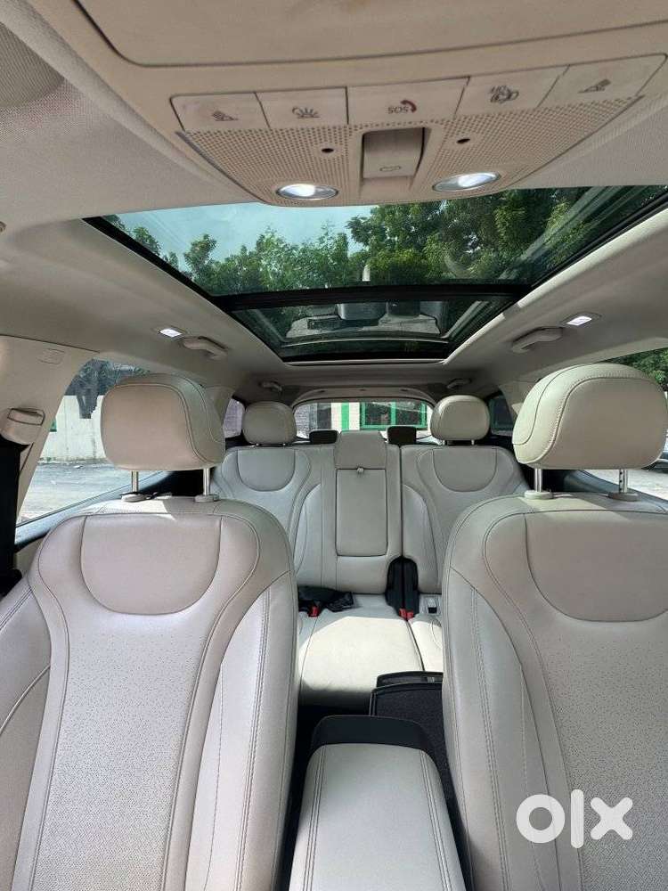 Mahindra Xuv700 Ax7l 6 Str At, 2022, Diesel