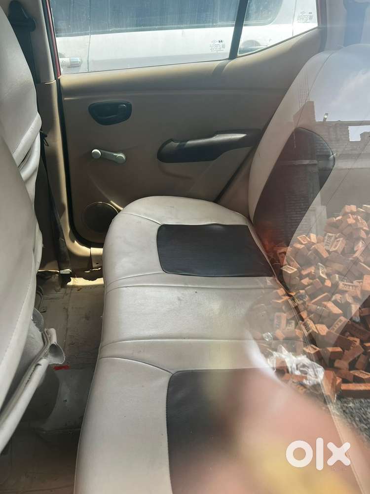Hyundai I10 Era 2009  Cng + Petrol  84,000 Km  ₹1 Lakh