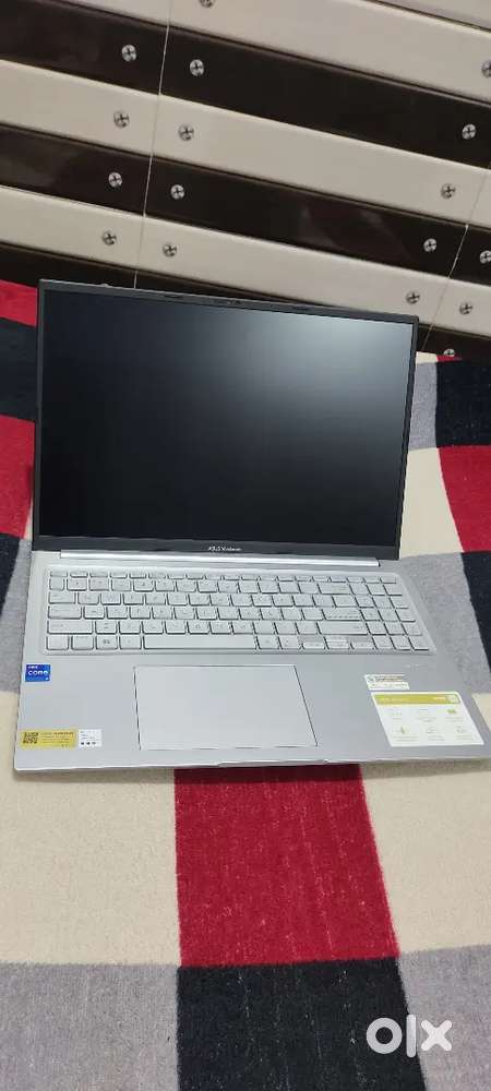 ASUS vivobook 16 i7