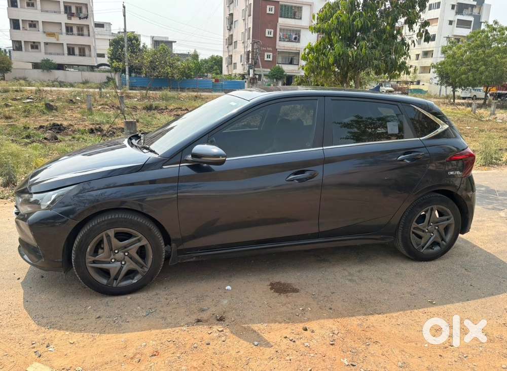 Hyundai I20 Asta 2023 Petrol Well Maintained With Sunroof