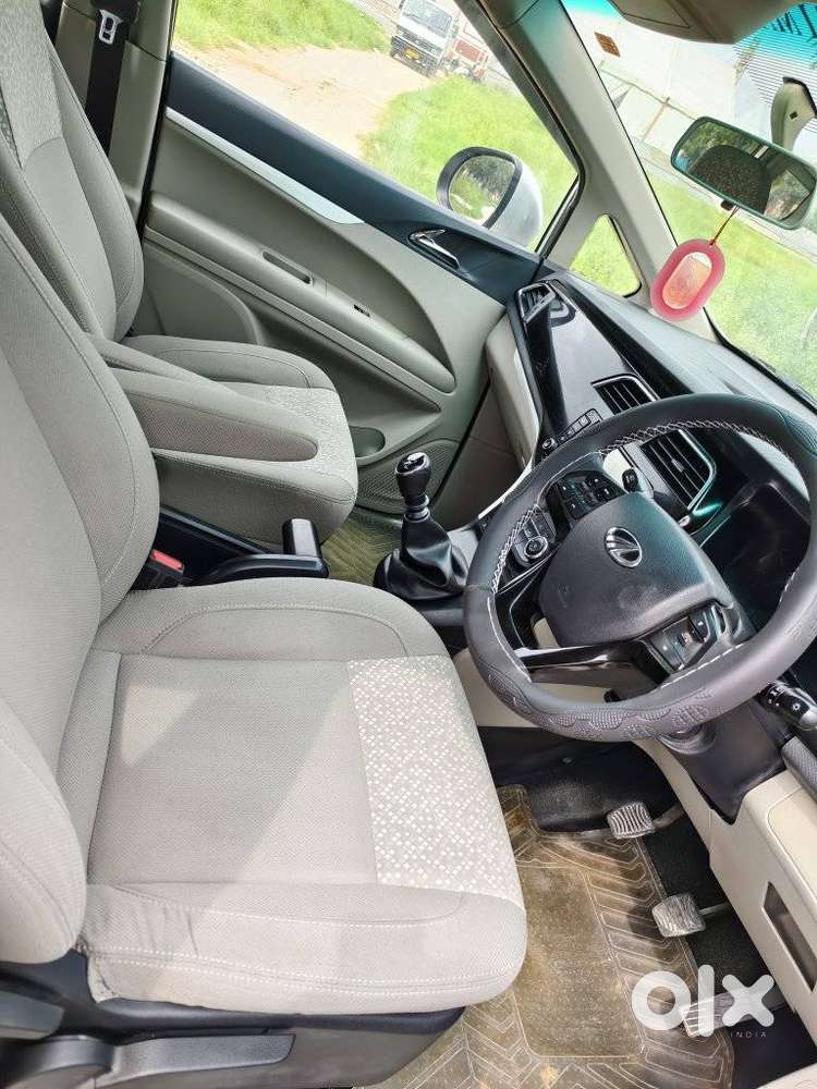 Mahindra Marazzo M6, 2018, Diesel