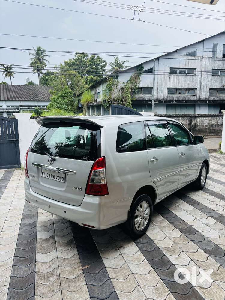 Toyota Innova 2.5 V 7 Str, 2011, Diesel