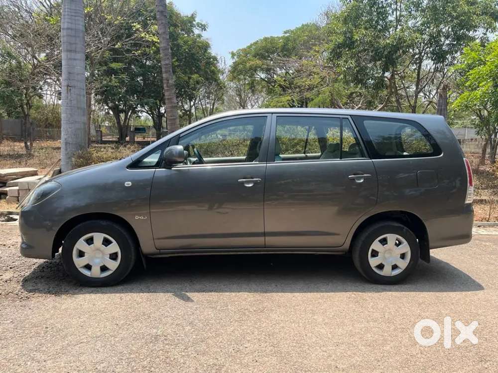 Toyota Innova 2010 Diesel Well Maintained
