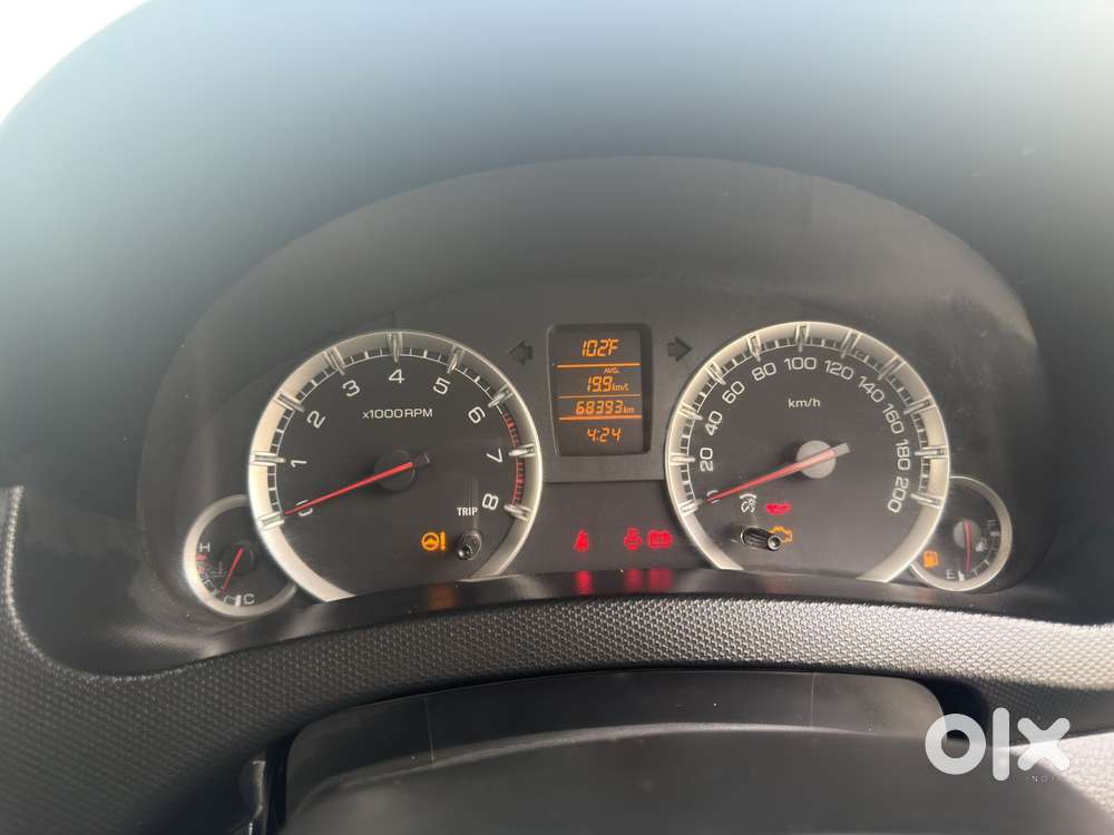 Maruti Suzuki Swift Vvt Zxi, 2012, Petrol