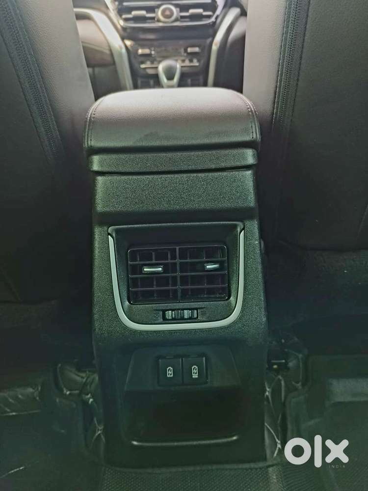 Toyota Urban Cruiser Hyryder 1.5 V Hybrid, 2022, Petrol