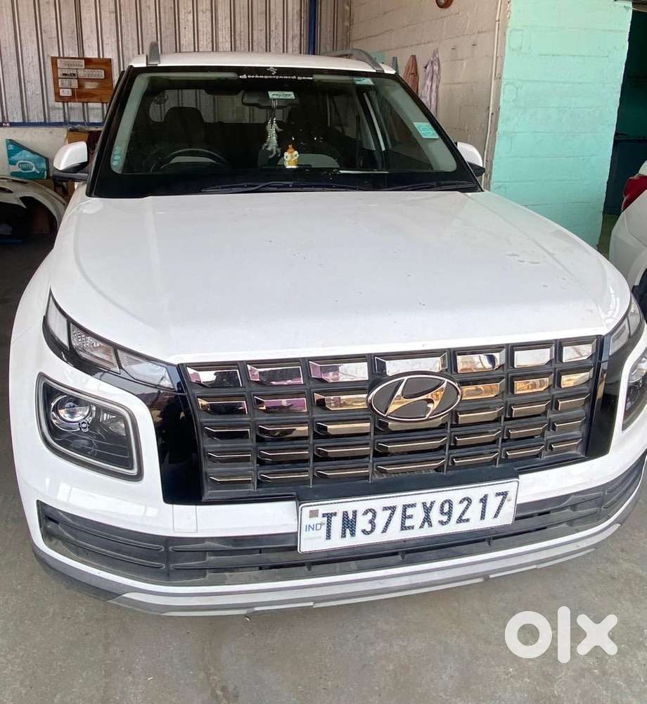 Hyundai Venue 2022 Petrol Well Maintained