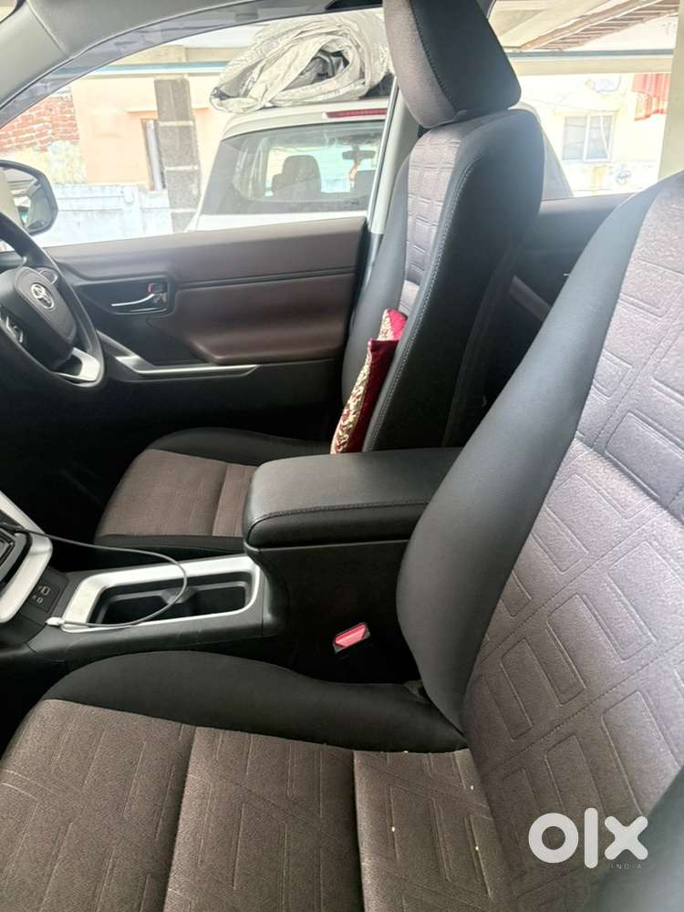 Toyota Innova Hycross 2025 Petrol