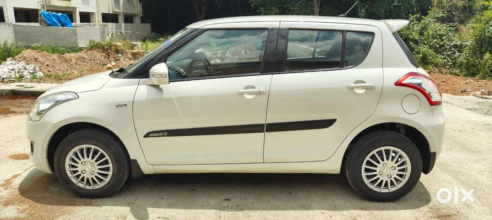 Maruti Suzuki Swift Vxi + Manual, 2012, Petrol