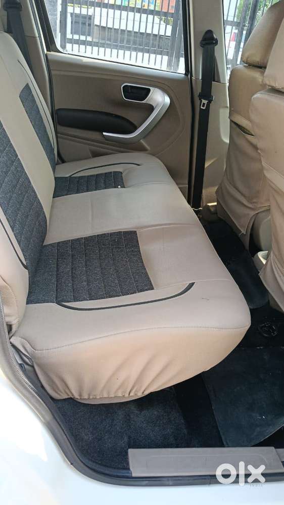 Mahindra Tuv 300 Mhawk100 T8, 2018, Diesel