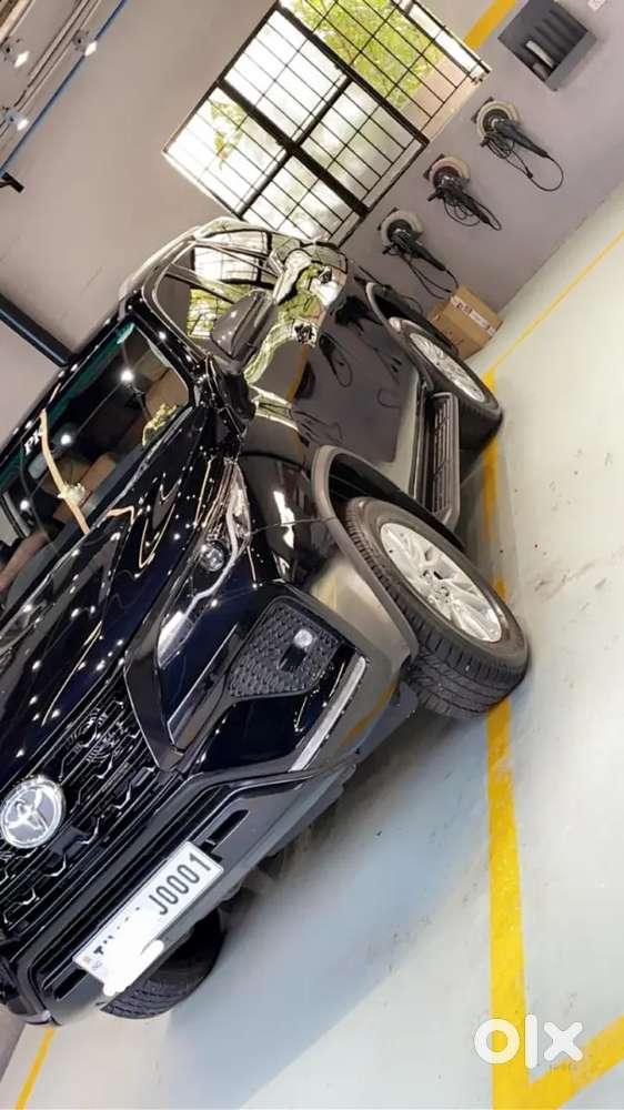 Vip -0001 >toyota Fortuner 4x4 2023 Manual Edition