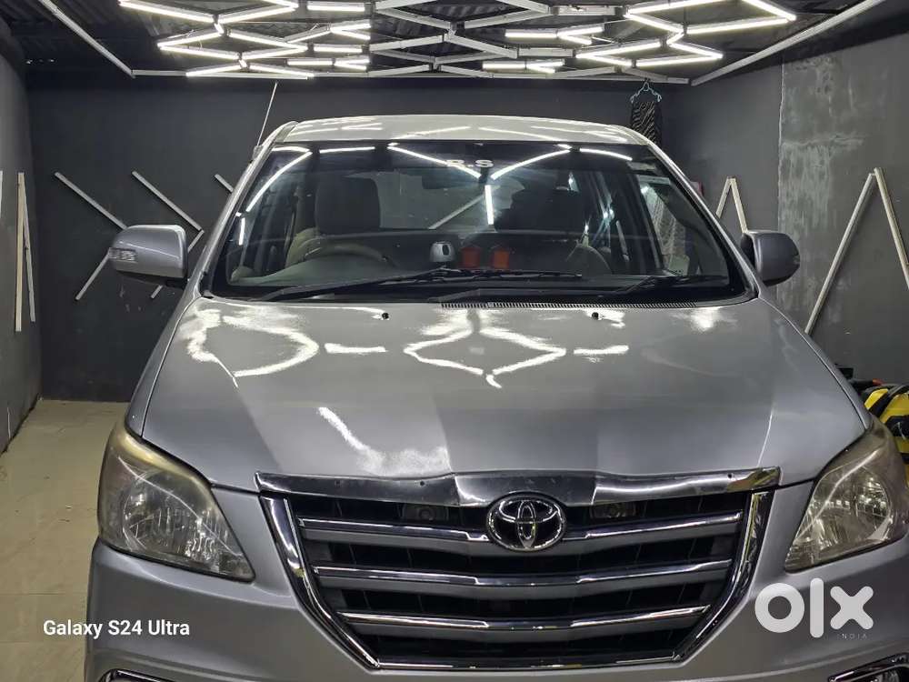 Toyota Innova 2012