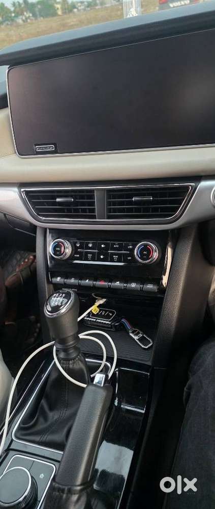 Mahindra Xuv700 2.2 Ax 7 Diesel Mt Luxury Pack Str, 2024, Diesel