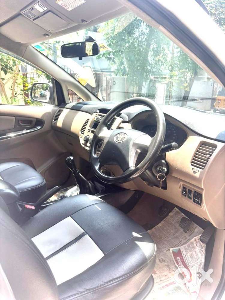 Toyota Innova 2.5 G (diesel) 7 Seater Bs Iv, 2015, Diesel