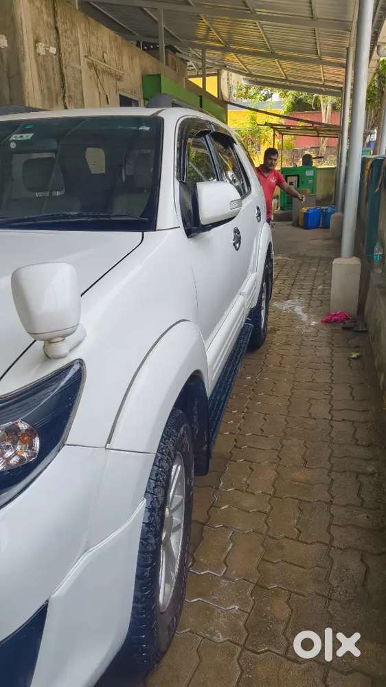 Toyota Fortuner 2013 Diesel 268000 Km Driven