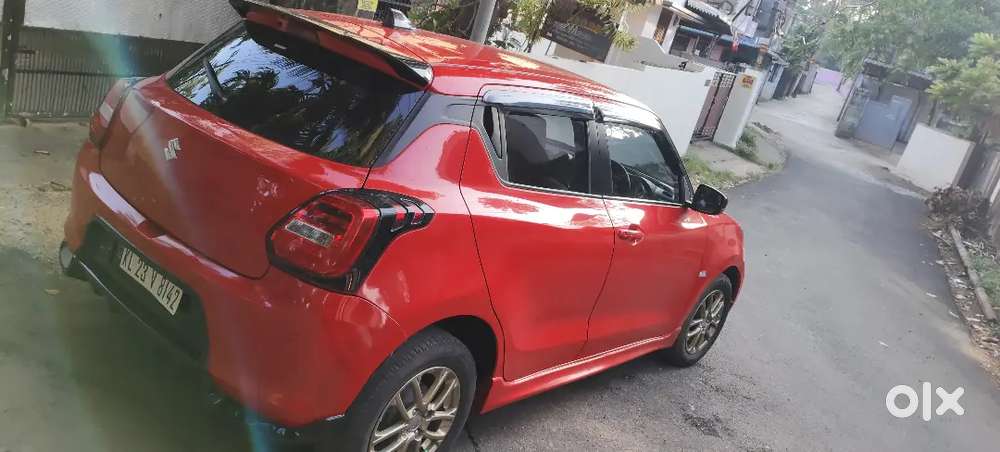 Swift 2023 Zxi Amt Petrol 40000 Km Driven