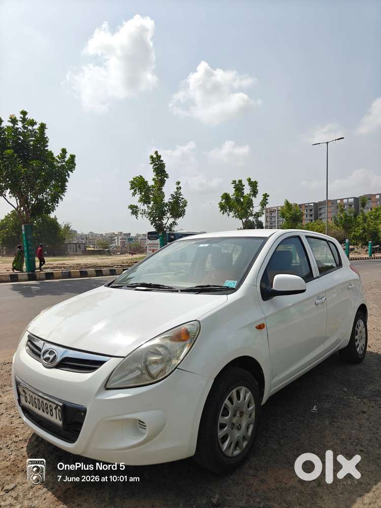 Hyundai I20 Magna 1.2 Mt, 2010, Petrol