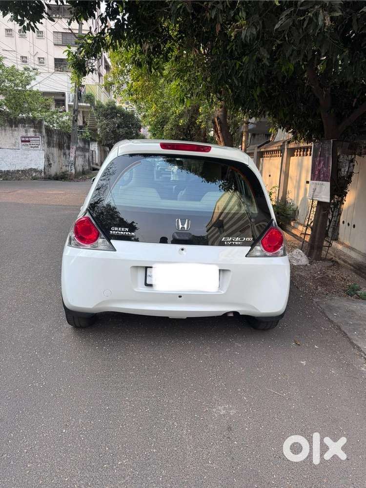 Honda Brio Vx I-vtec Mt 2016  1st Owner  72,880km  Well Maintained