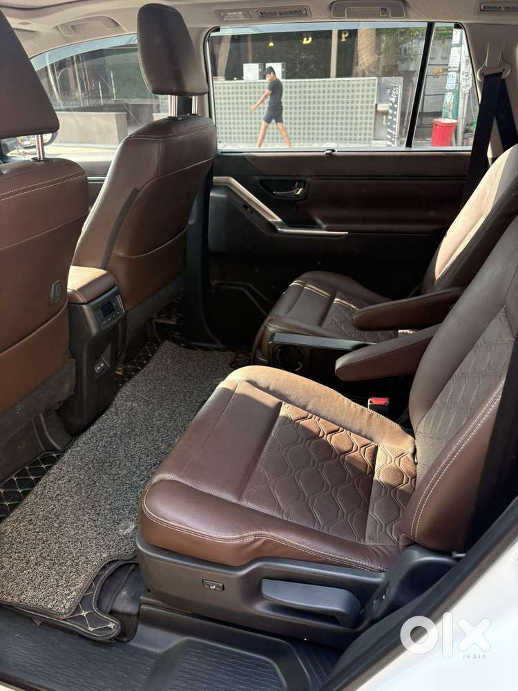 Toyota Innova Hycross 2.0 Zx (o) Hybrid 7 Str, 2023, Petrol