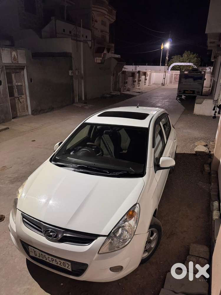 Hyundai With 77000 Km 2010