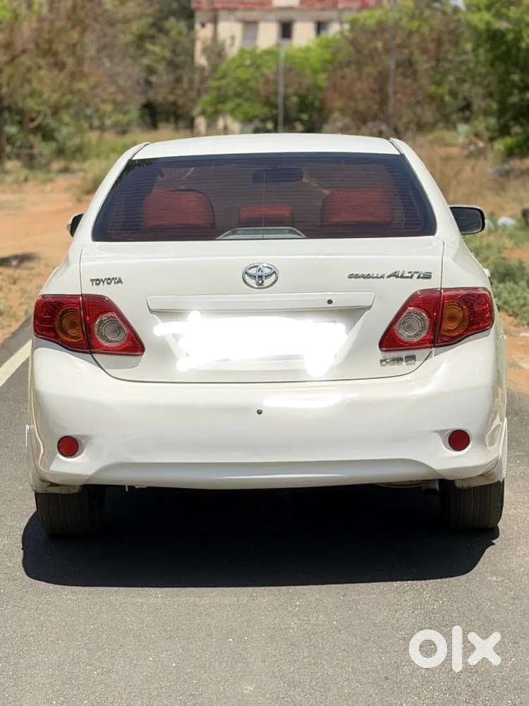 Toyota Corolla Altis 2011 D4d White Colour